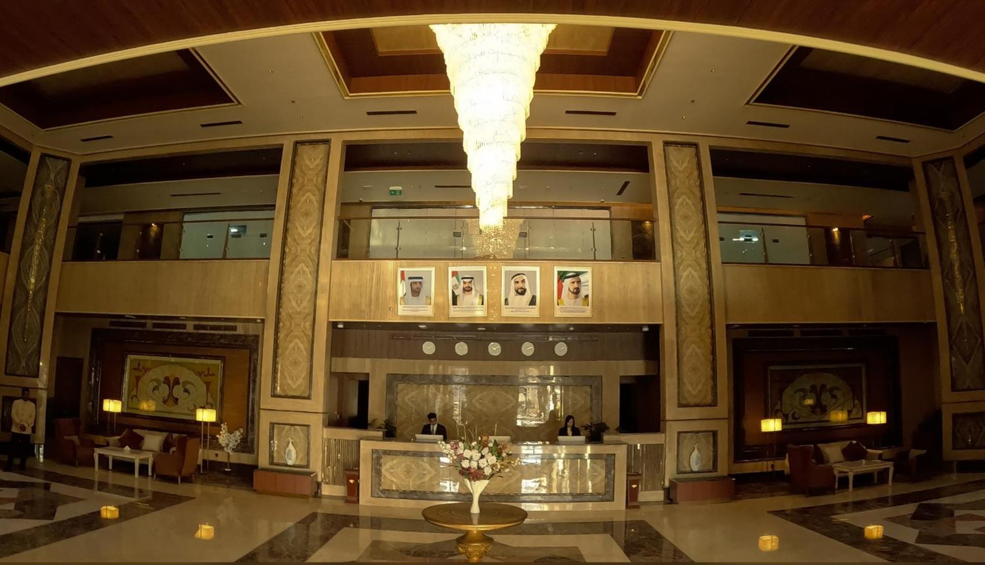 La Zona Continental Hotel Dubai Esterno foto